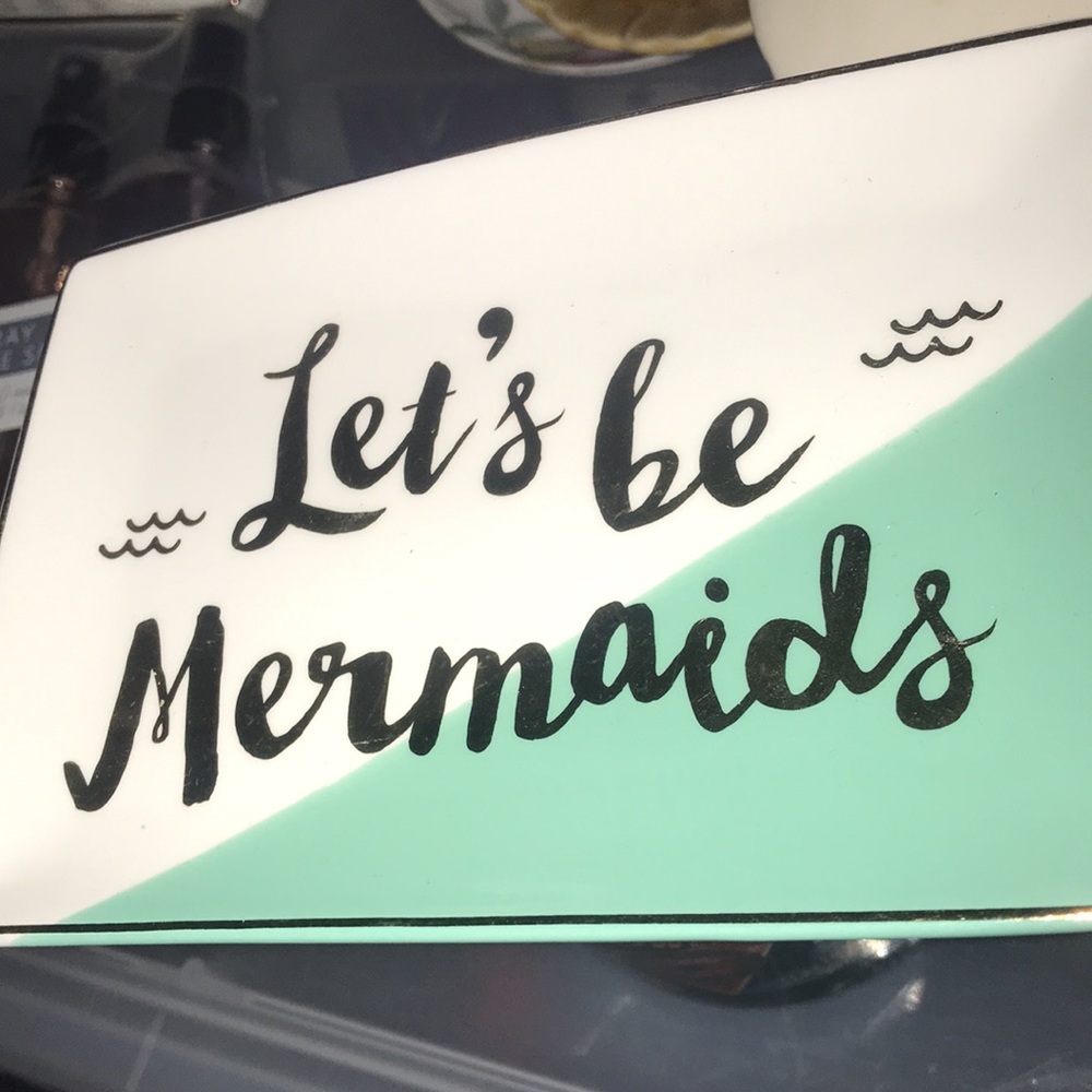 NWT Let’s Be Mermaids Long Dish for trinkets - Picture 2 of 5